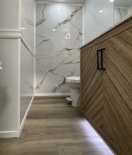Viva Luxe restroom trailer interior 7