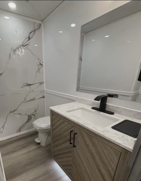 Viva Luxe restroom trailer interior 6